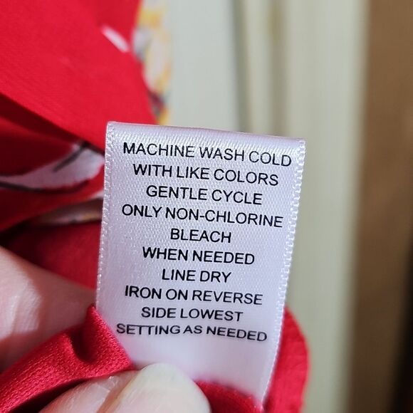 Romper Bundle Of 2 Florals Pink And Red Is Sheer But Fully Lined Size LARGE - Picture 11 of 13